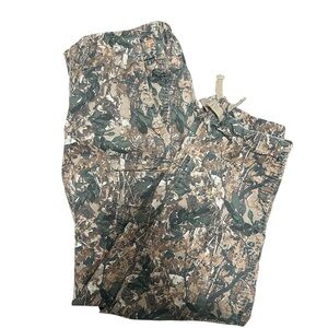 American Eagle Outfitters Camouflage Cargo Pants